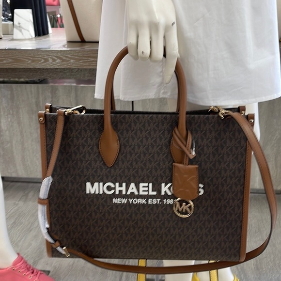 Michael Kors "Mirella" MD EW Tote Brown Shoulder Bag - 35F2G7ZT2B 
Brown - Picture 11 of 16